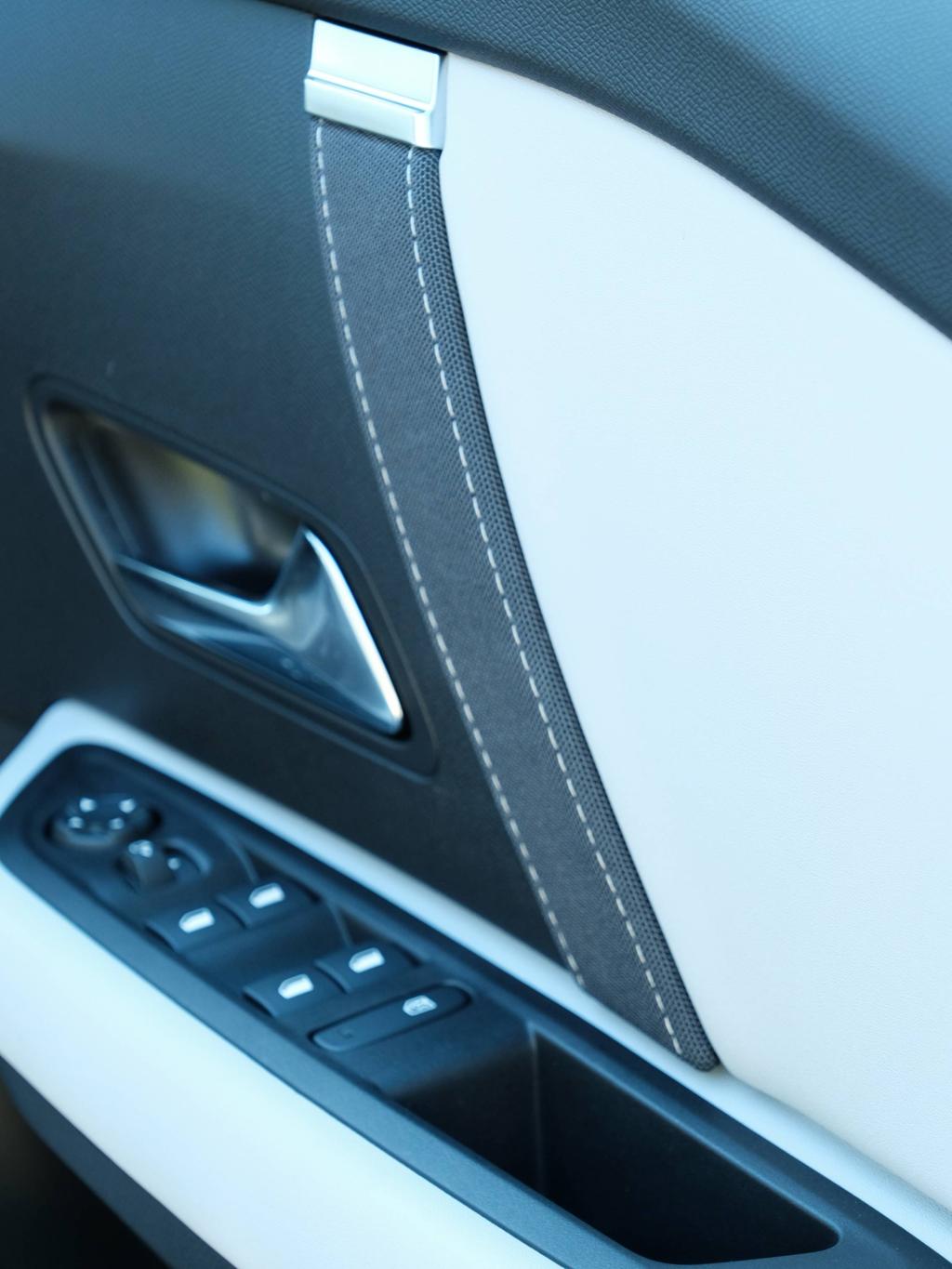 Citroën C4 MAX Hybrid の魅力を紐解く