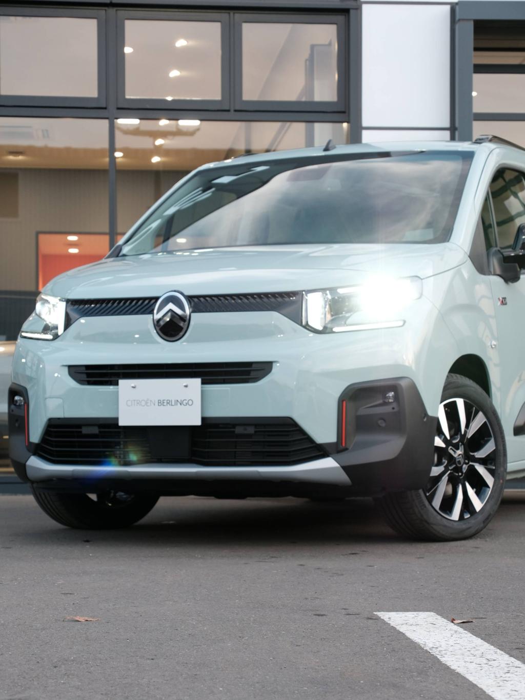 Berlingo Aqua Green　当店にもついに到着しました～！！